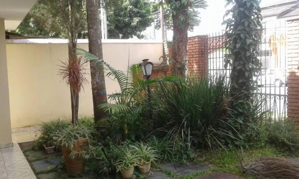 Sobrado à venda com 5 quartos, 180m² - Foto 1