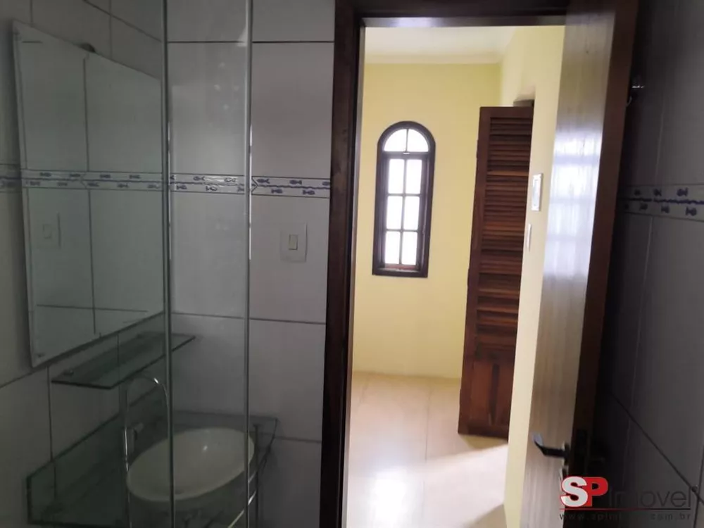 Casa à venda com 3 quartos, 141m² - Foto 1