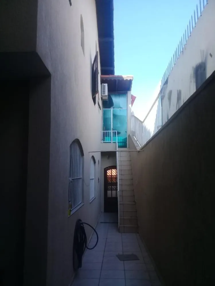 Sobrado, 3 quartos, 200 m² - Foto 1