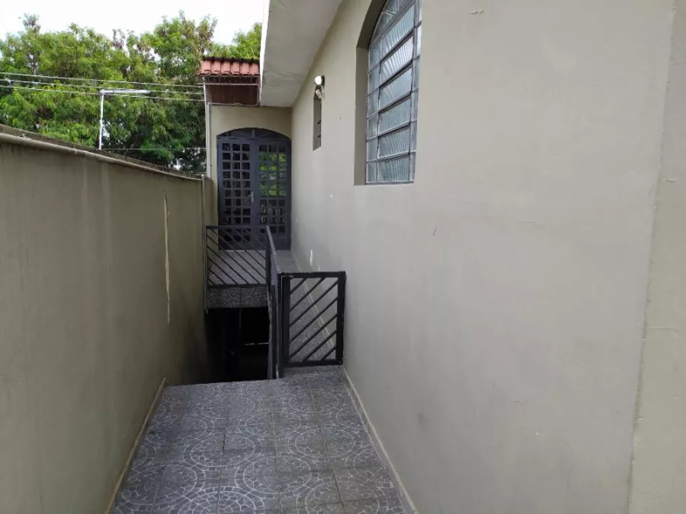 Sobrado à venda com 3 quartos, 120m² - Foto 2