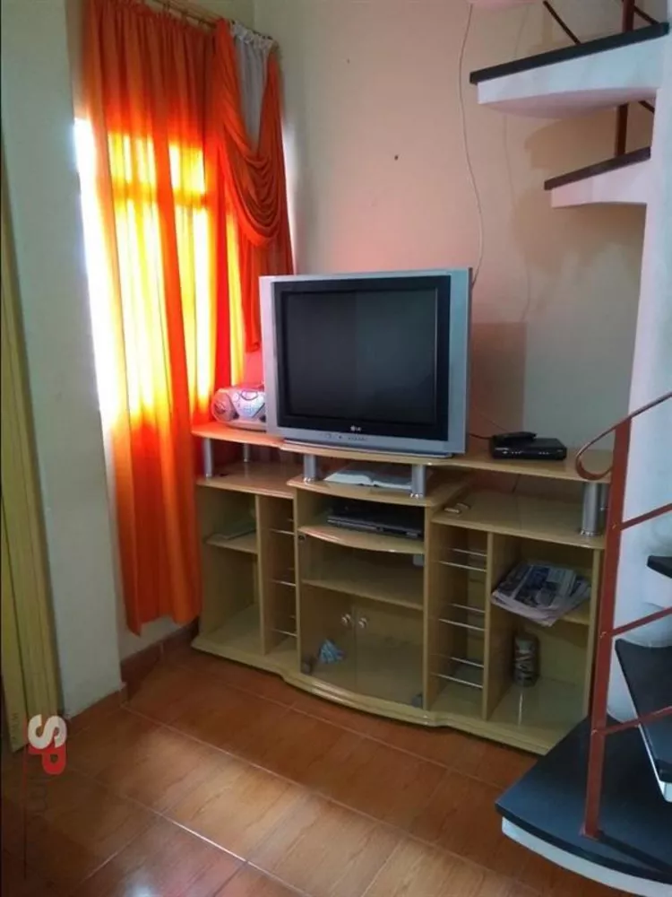 Casa à venda com 3 quartos, 100m² - Foto 1