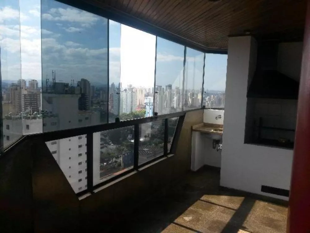 Apartamento à venda com 3 quartos, 230m² - Foto 2