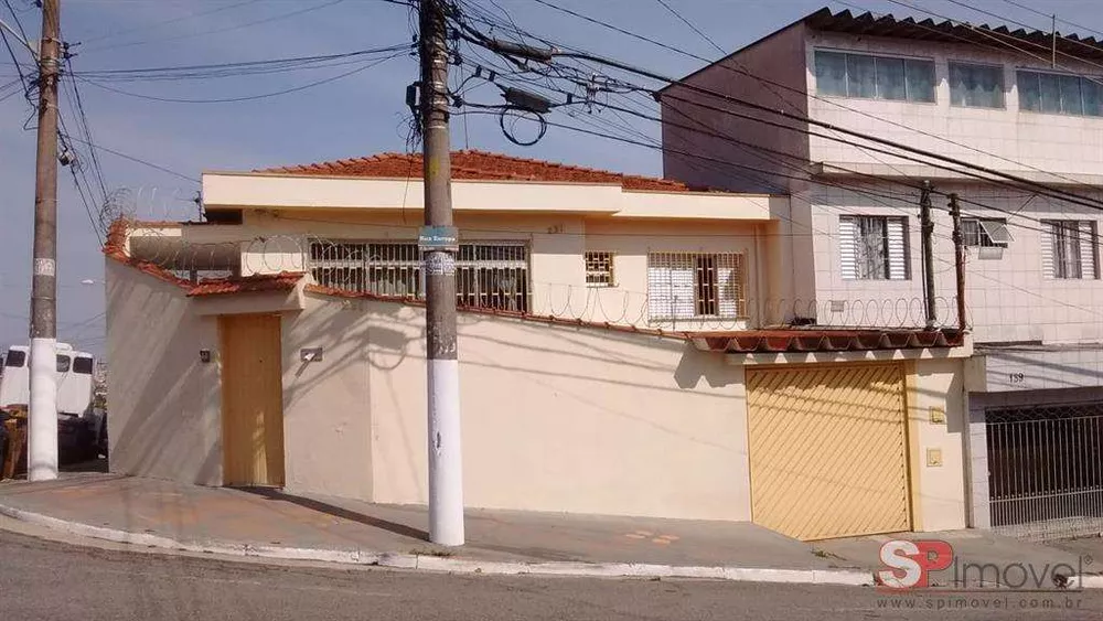 Casa à venda com 3 quartos, 167m² - Foto 1