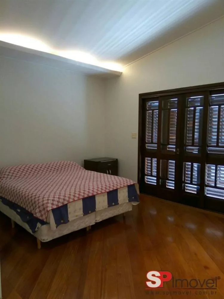 Casa à venda com 4 quartos, 300m² - Foto 1