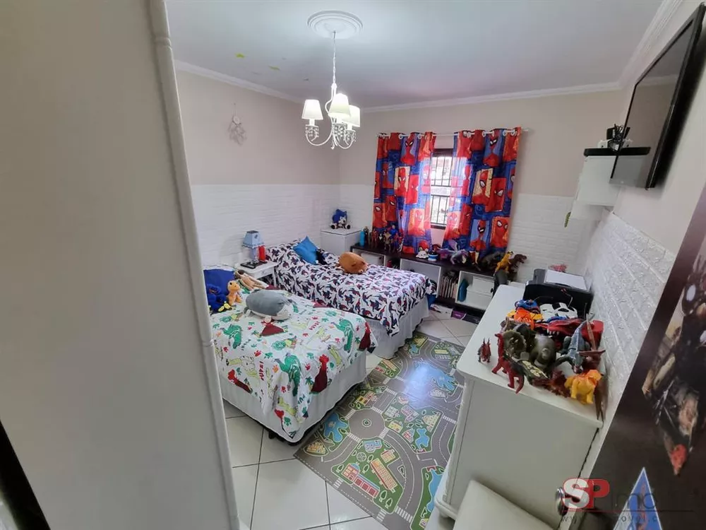 Casa à venda com 3 quartos, 130m² - Foto 1