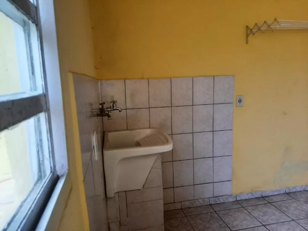 Casa à venda e aluguel com 2 quartos, 120m² - Foto 4