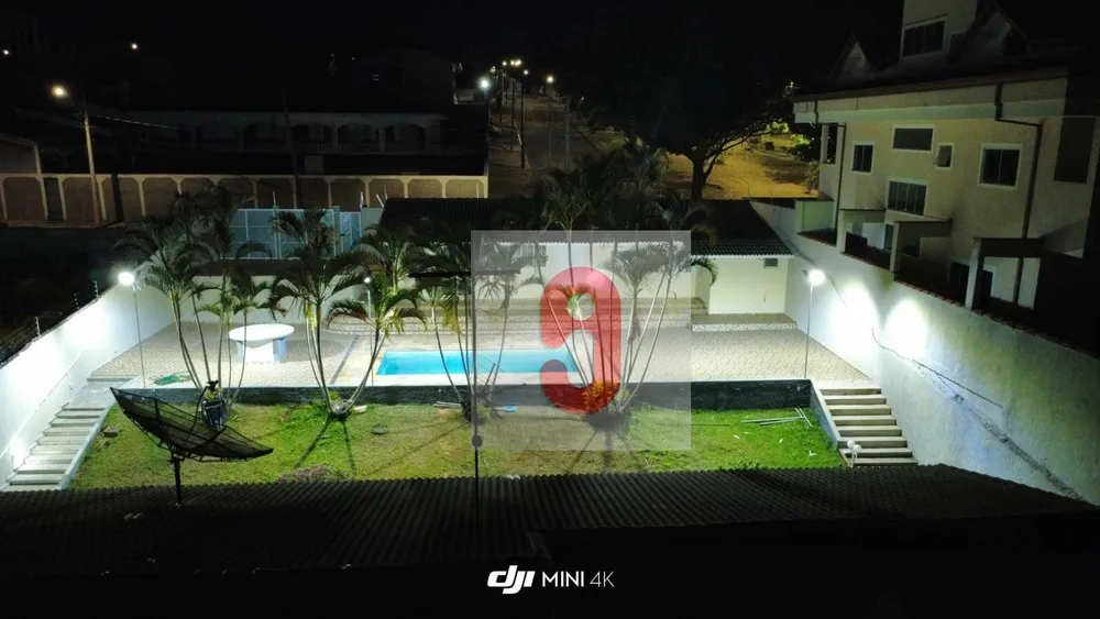 Casa, 3 quartos, 243 m² - Foto 2