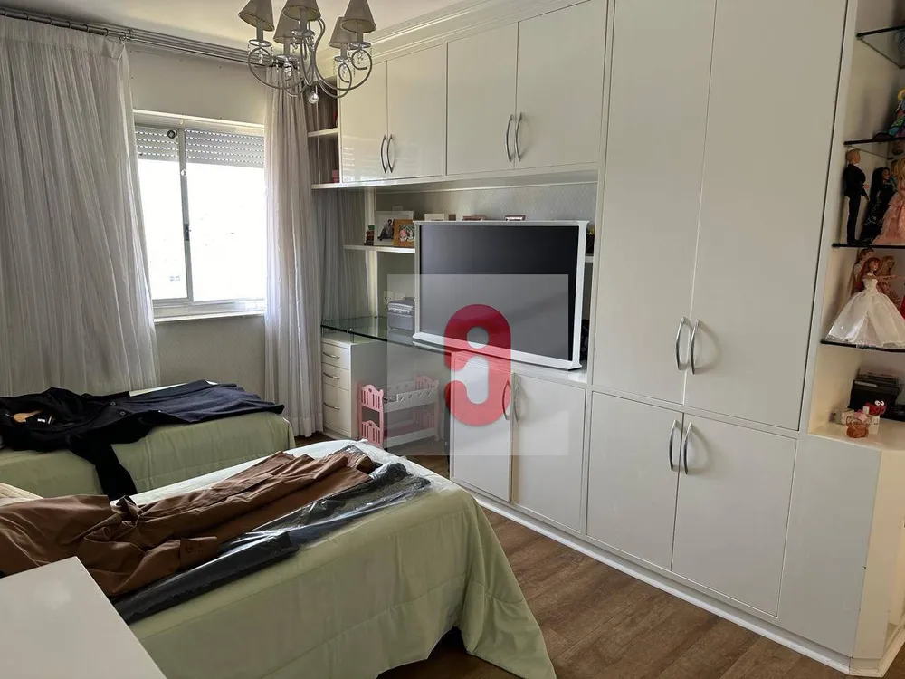Apartamento, 3 quartos, 197 m² - Foto 2