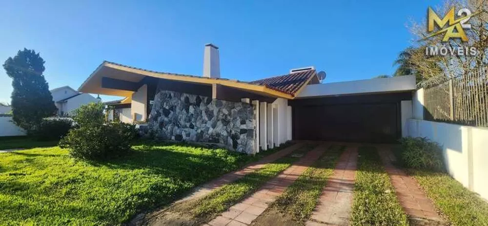 Casa à venda com 3 quartos, 1800m² - Foto 2