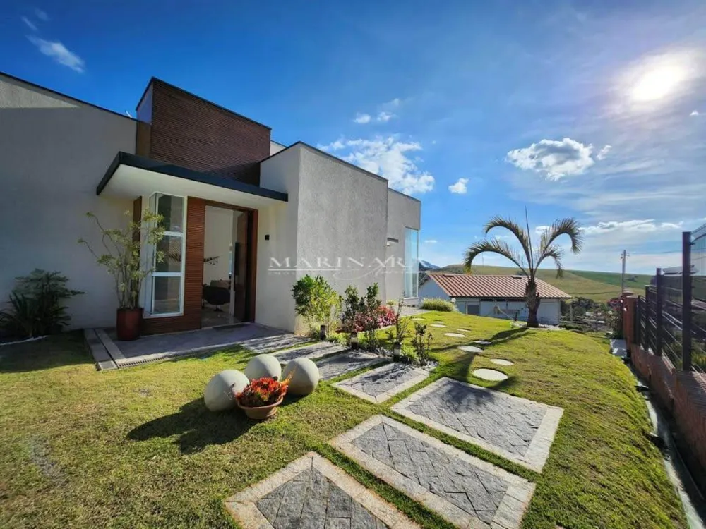 Chácara, 3 quartos, 2500 m² - Foto 1