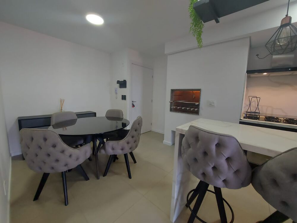 Apartamento à venda com 2 quartos, 70m² - Foto 3