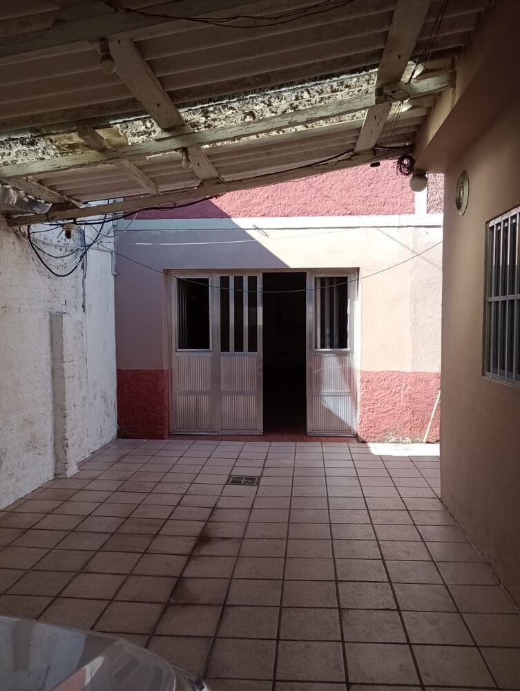 Casa à venda com 3 quartos, 220m² - Foto 8