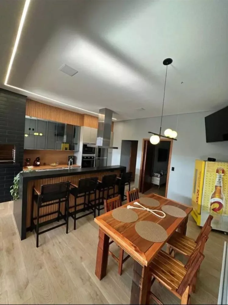 Casa, 2 quartos, 240 m² - Foto 1