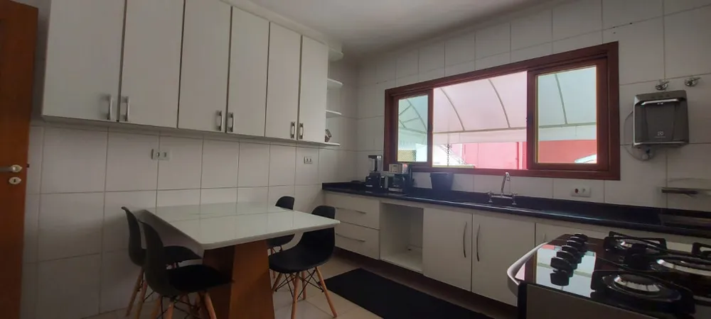 Casa, 3 quartos, 189 m² - Foto 2