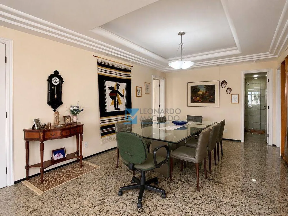 Apartamento, 3 quartos, 223 m² - Foto 1