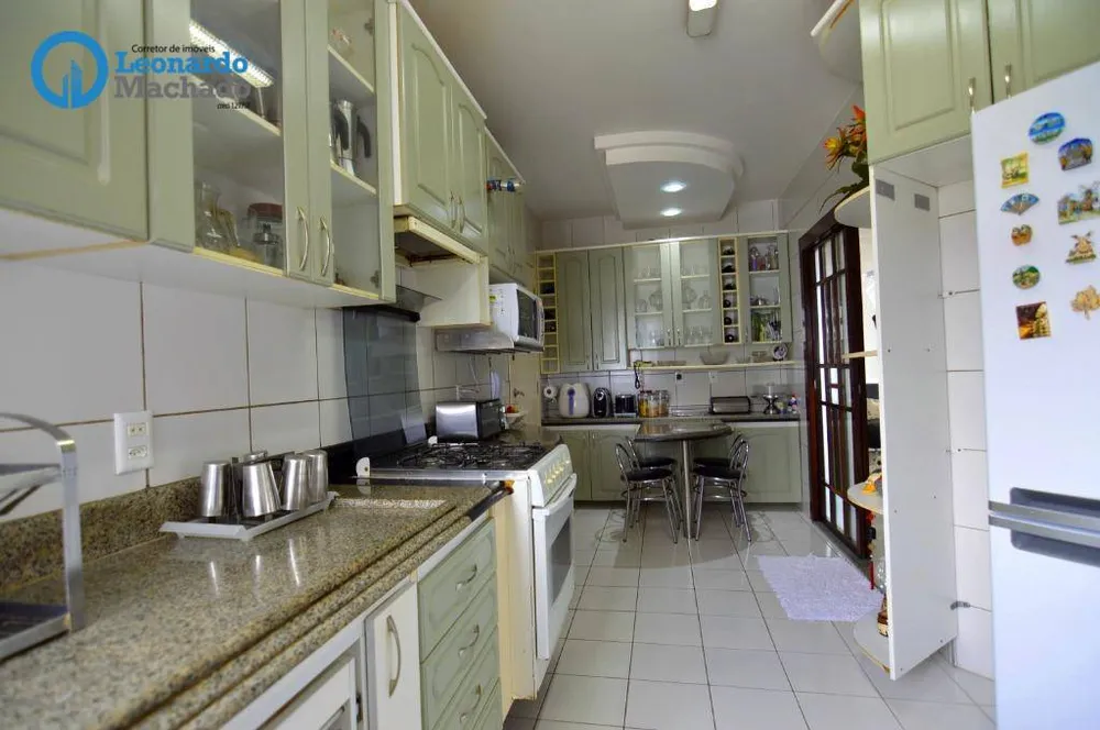 Apartamento, 3 quartos, 195 m² - Foto 2