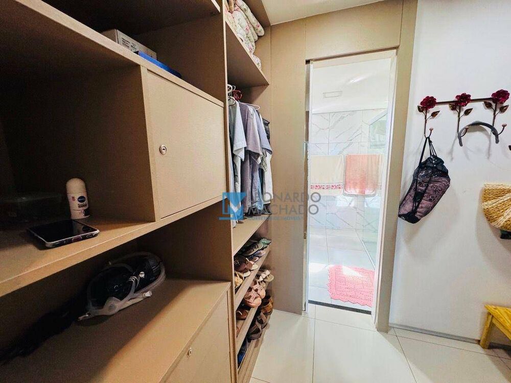 Apartamento à venda com 3 quartos, 200m² - Foto 3