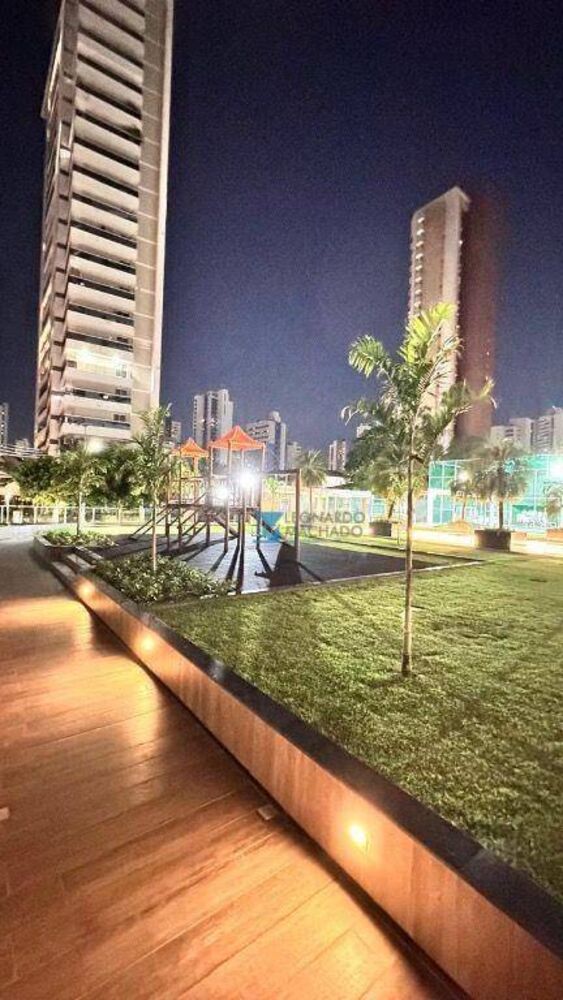 Apartamento à venda com 3 quartos, 155m² - Foto 2