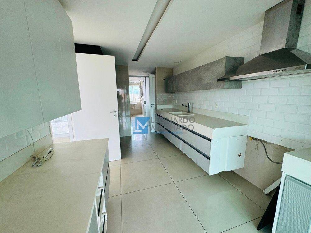 Apartamento à venda com 3 quartos, 217m² - Foto 16