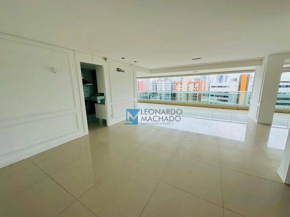 Apartamento à venda com 3 quartos, 217m² - Foto 3