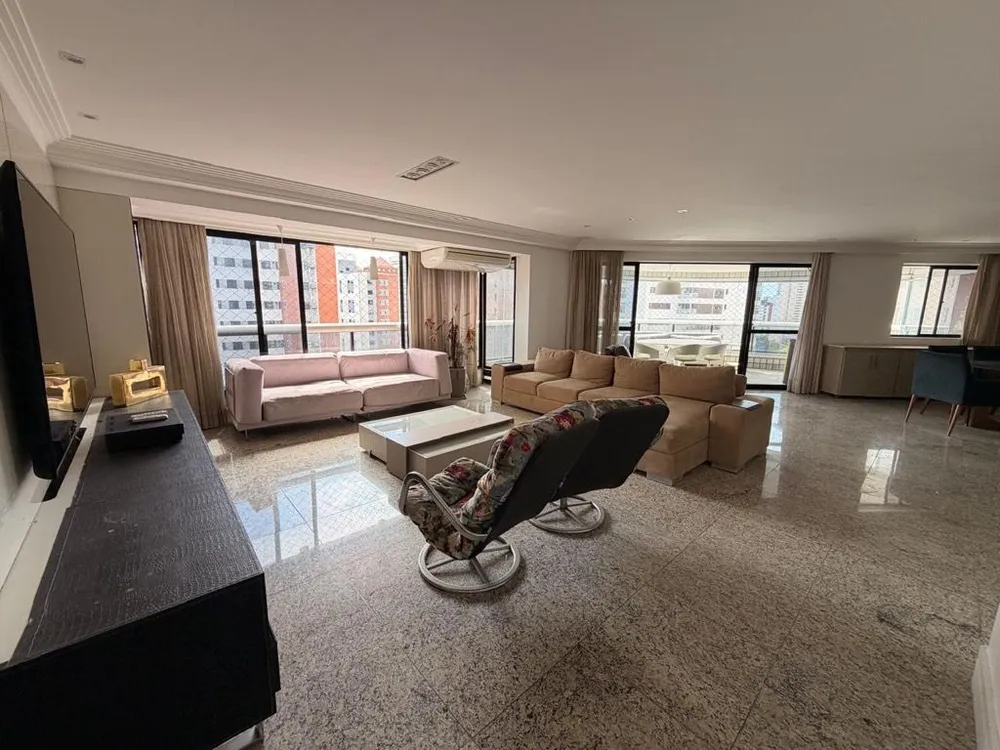 Apartamento, 3 quartos, 240 m² - Foto 2