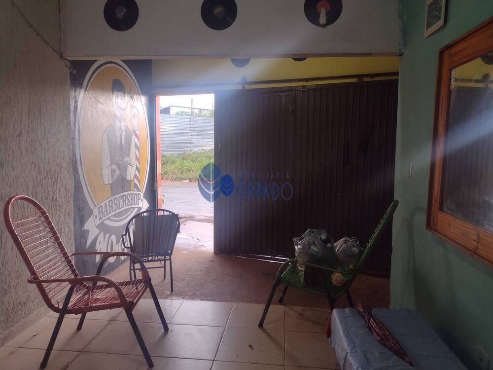 Casa à venda com 2 quartos, 150m² - Foto 2
