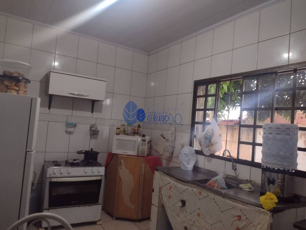 Casa à venda com 2 quartos, 150m² - Foto 1
