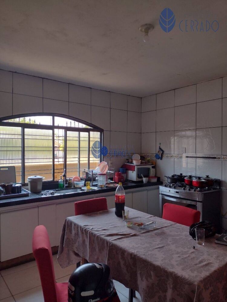 Casa, 3 quartos, 200 m² - Foto 2