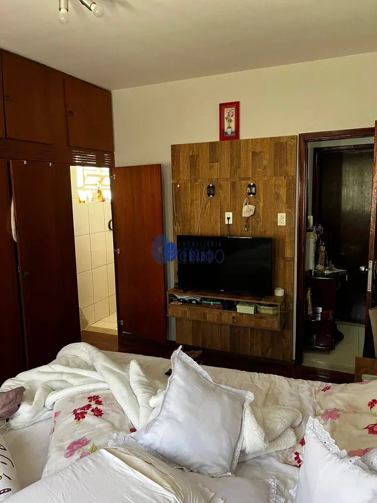 Casa, 4 quartos, 188 m² - Foto 2