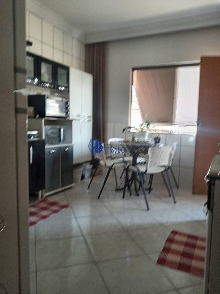 Casa, 4 quartos, 190 m² - Foto 2