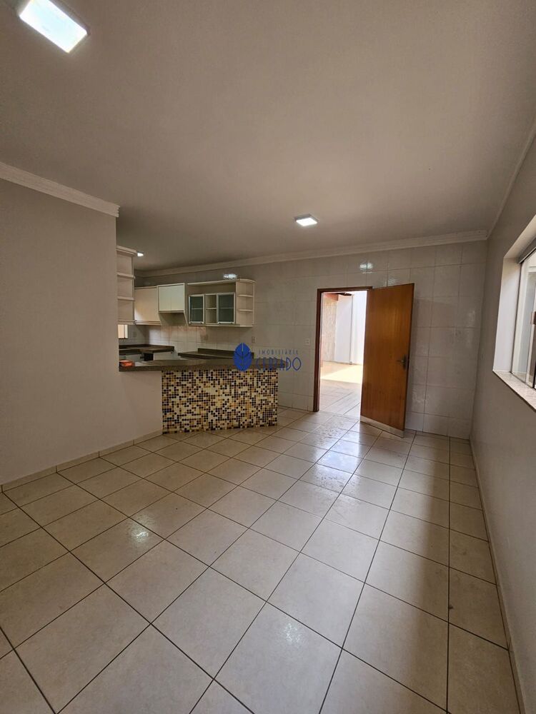 Casa, 3 quartos, 170 m² - Foto 2