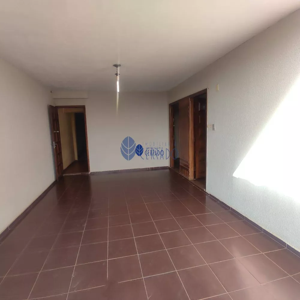 Casa à venda com 3 quartos, 250m² - Foto 6