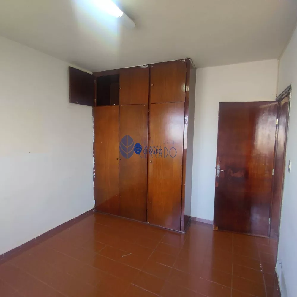 Casa à venda com 3 quartos, 250m² - Foto 10