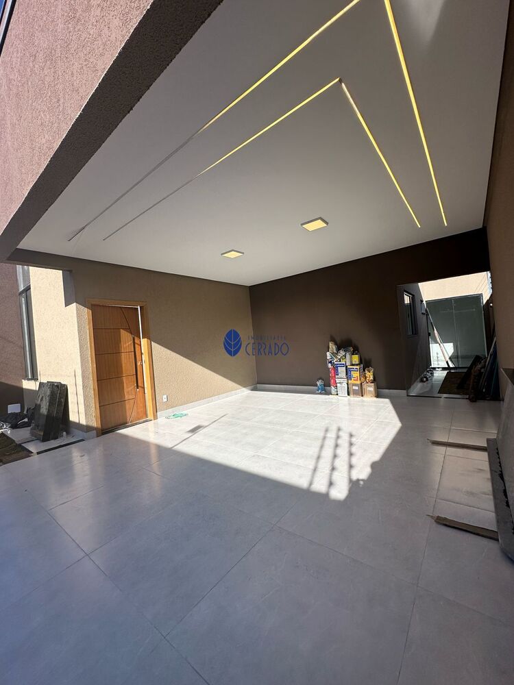 Casa à venda com 3 quartos, 127m² - Foto 1