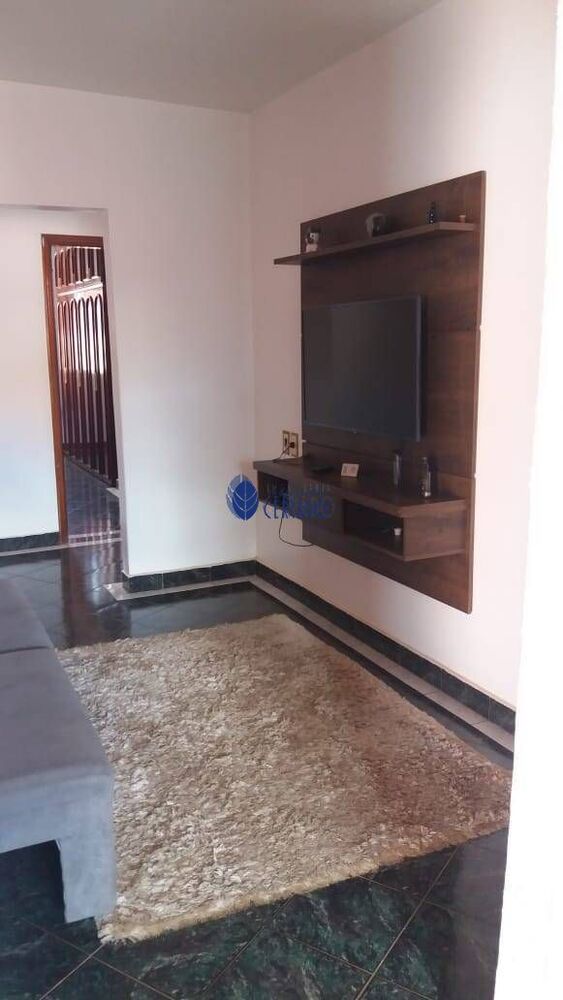 Casa, 3 quartos, 297 m² - Foto 1