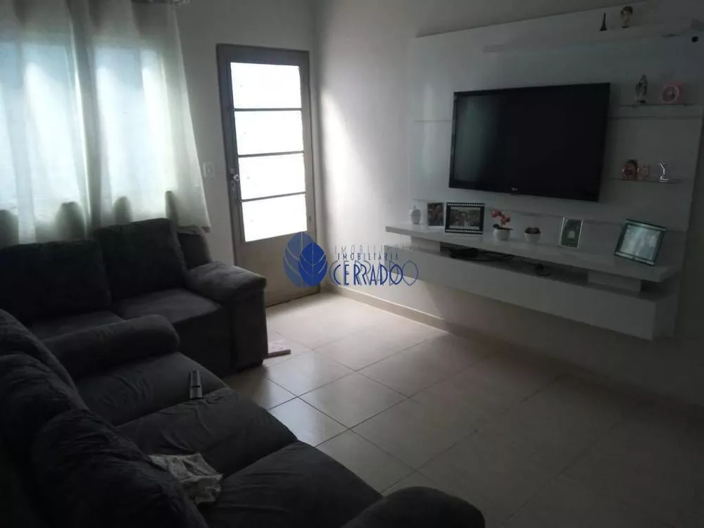 Casa, 2 quartos, 100 m² - Foto 1