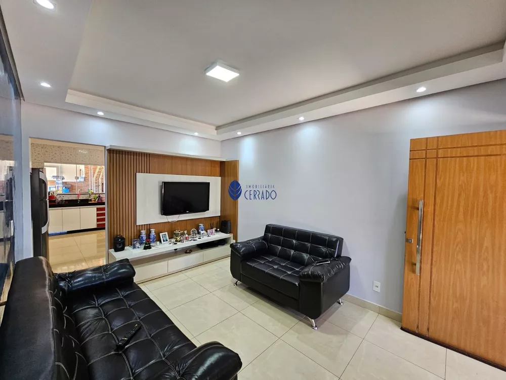 Casa à venda com 3 quartos, 135m² - Foto 2