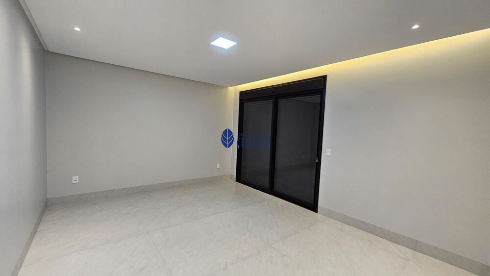Casa à venda com 4 quartos, 265m² - Foto 7