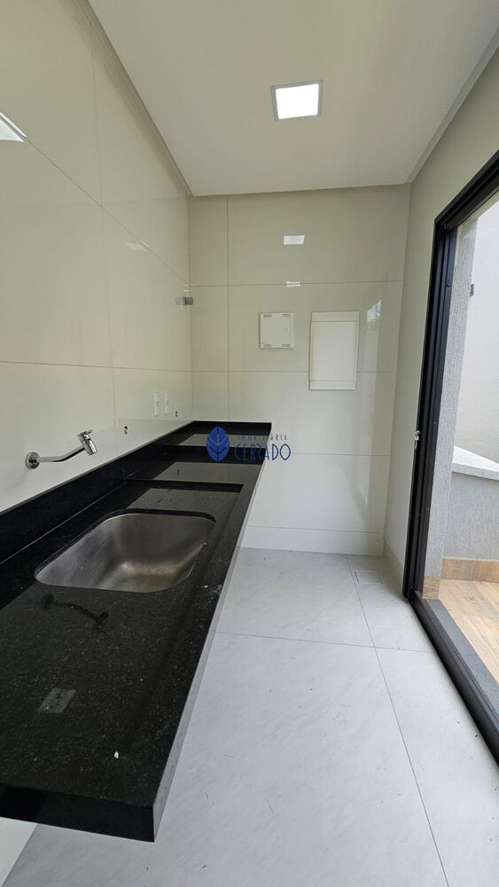 Casa à venda com 4 quartos, 265m² - Foto 16