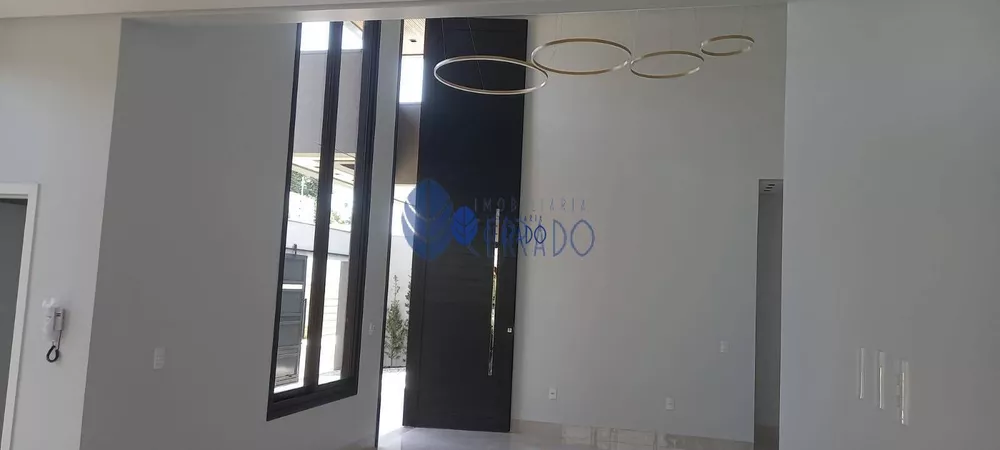 Casa à venda com 4 quartos, 330m² - Foto 2