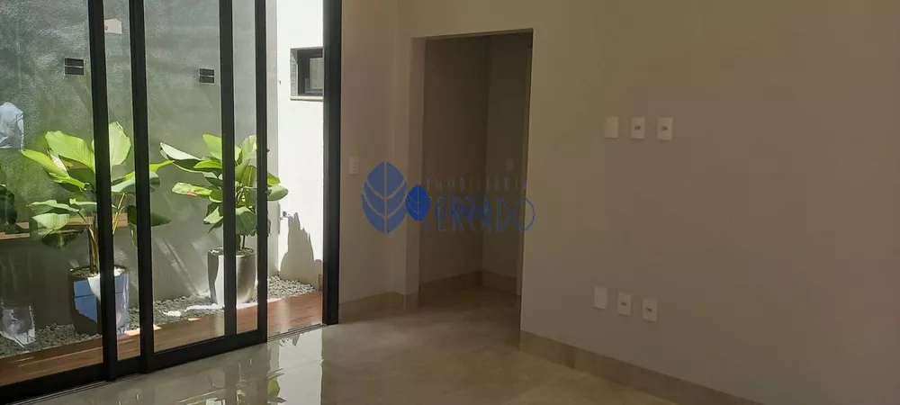 Casa à venda com 4 quartos, 330m² - Foto 3