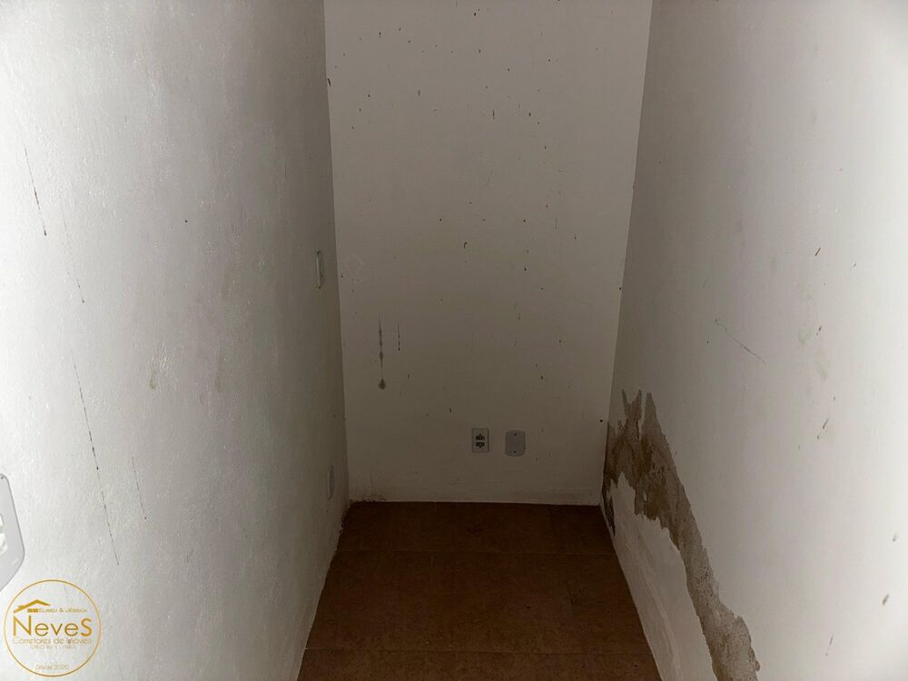 Casa à venda com 4 quartos, 850m² - Foto 2