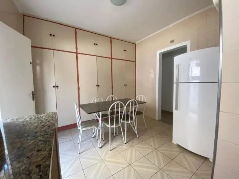 Casa, 3 quartos, 241 m² - Foto 1