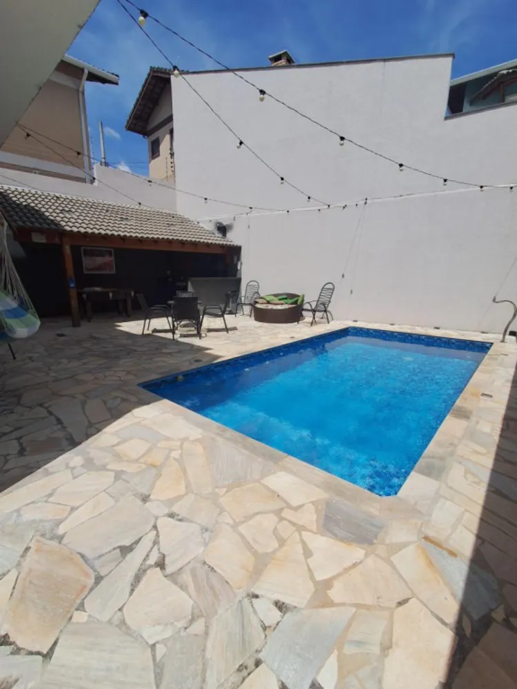Casa, 3 quartos, 202 m² - Foto 2