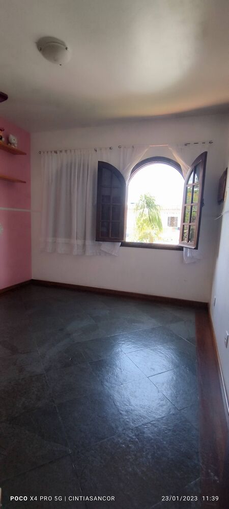 Casa à venda com 3 quartos, 280m² - Foto 2
