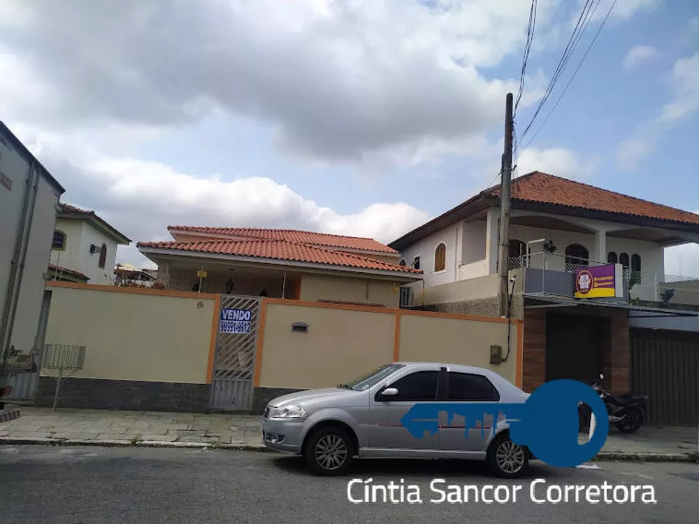 Casa à venda com 3 quartos, 450m² - Foto 2