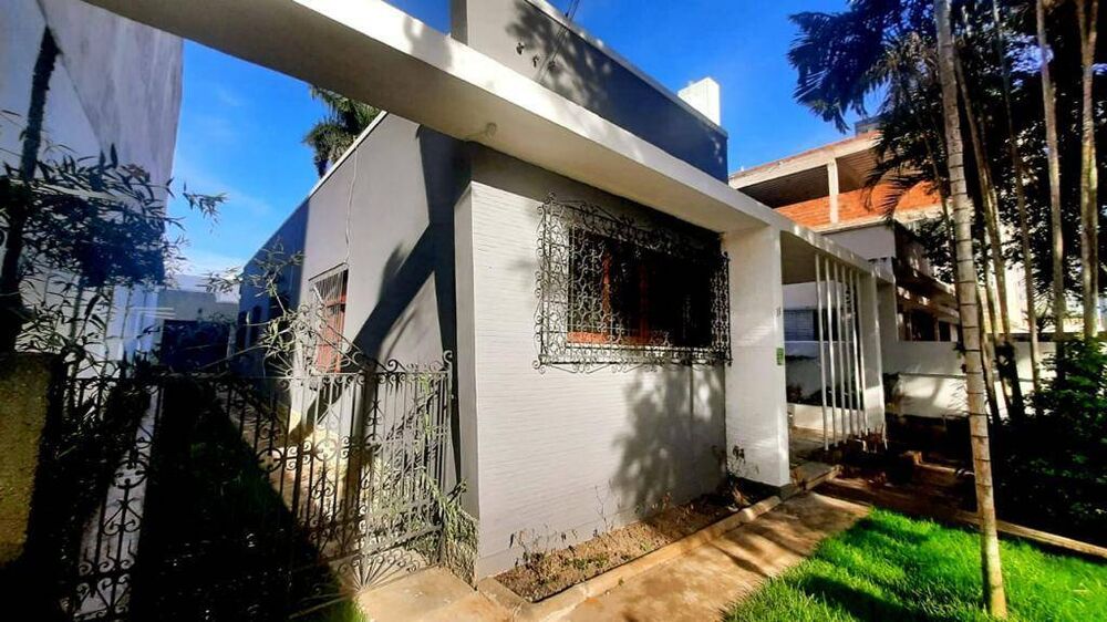 Casa à venda com 3 quartos, 250m² - Foto 2
