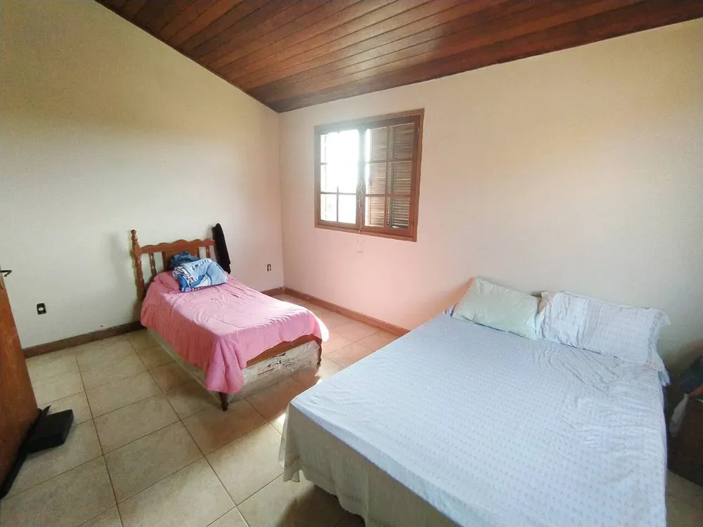 Casa, 4 quartos, 250 m² - Foto 13