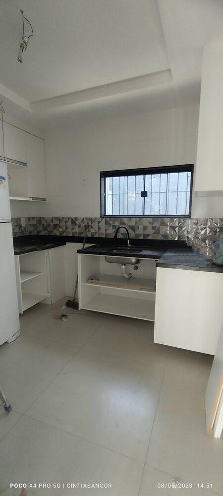 Casa à venda com 2 quartos, 120m² - Foto 1