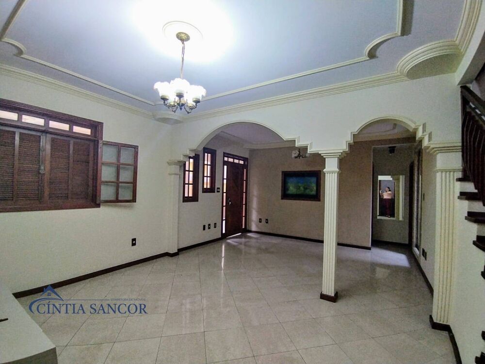 Casa para alugar com 3 quartos, 120m² - Foto 1